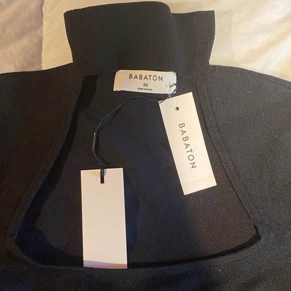 Woman’s black turtle neck with open chest - Picture 2 of 5